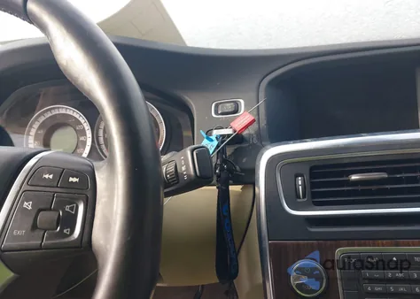 2012 Volvo S60 T6 из США, поврежденный, VIN YV1902FH4C2077599